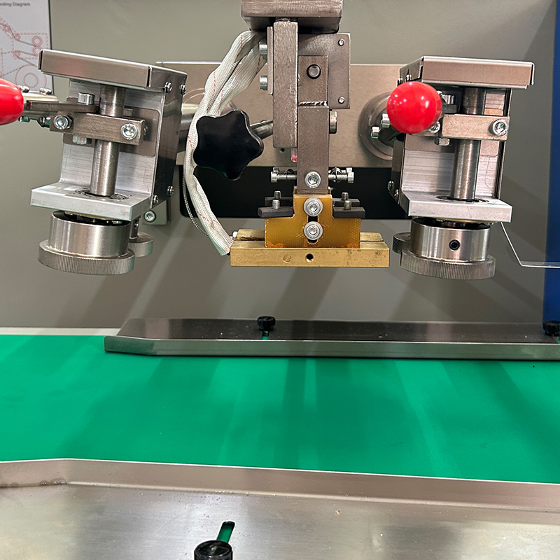 Μηχανή συσκευασίας αυτοματοποιημένων σακουλών με μαξιλάρια 30-80 συσκευασίες/λεπτο για συσκευασία τροφίμων